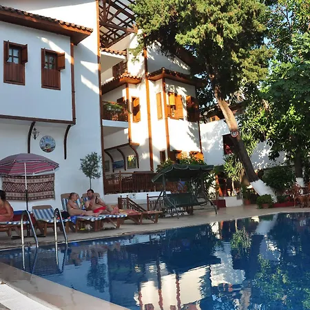 Hotel Kaliptus 2*